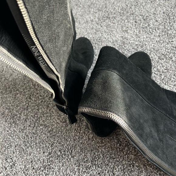 Black heel boots - Picture 2 of 2